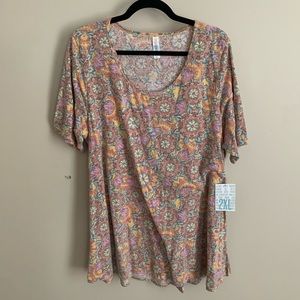 NWT Lularoe 2XL Perfect T